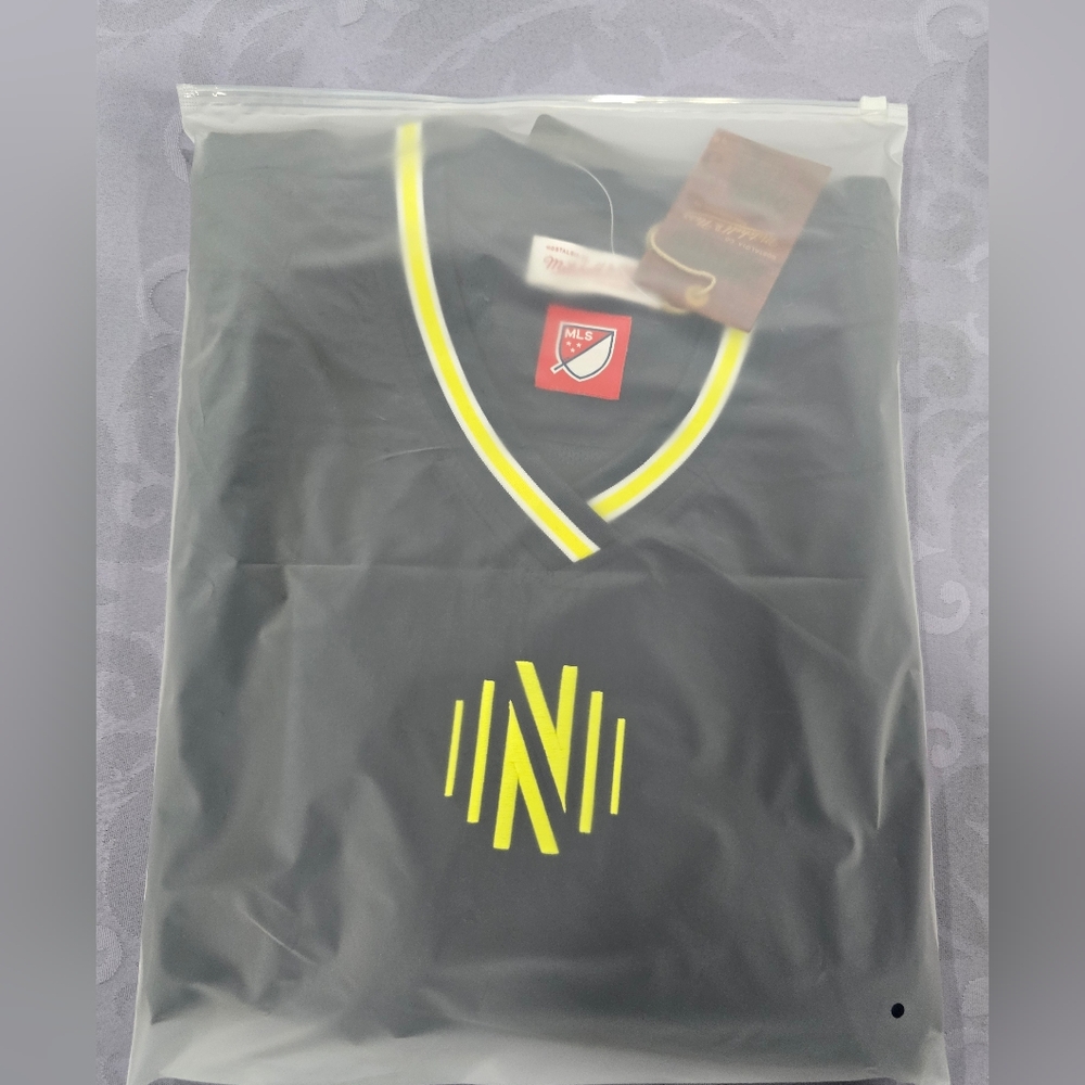 Mitchell & Ness Navy and Yellow Logo Pullover Jacket